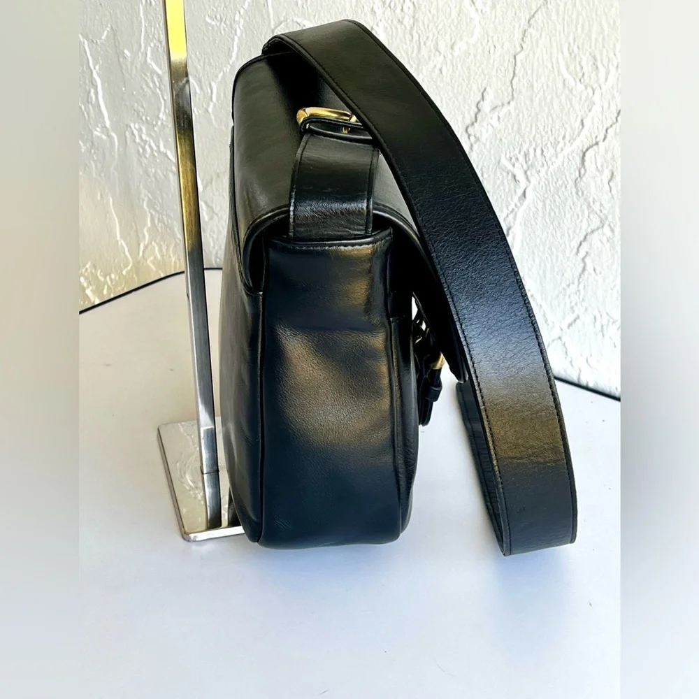 VINTAGE COACH BEDFORD #4164 BLACK SHOULDER BAG